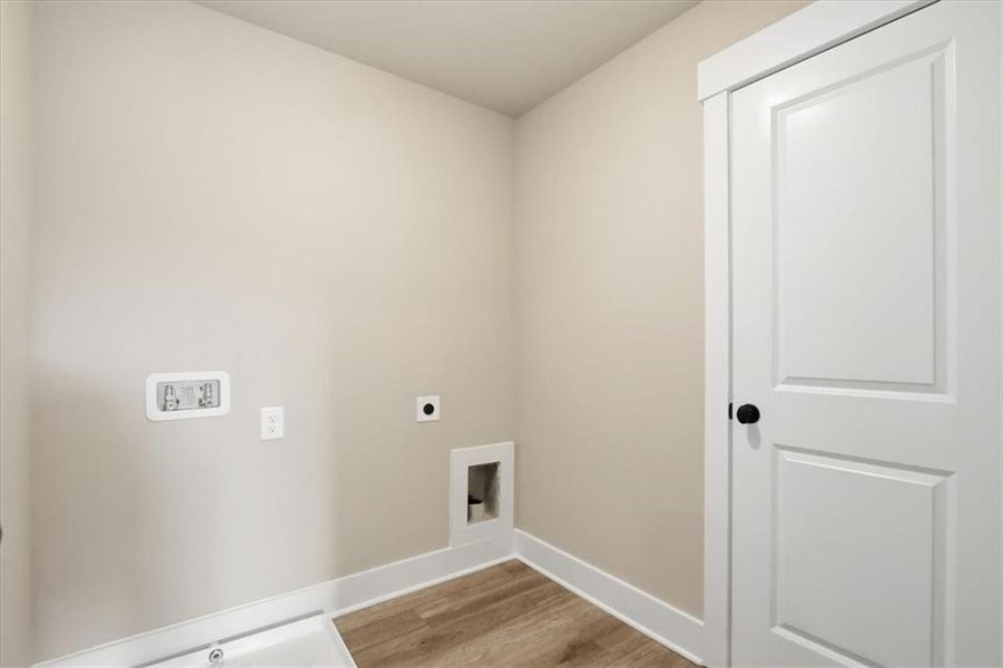 Spacious, unfurnished interior of a new home in , Statham (Image 71).