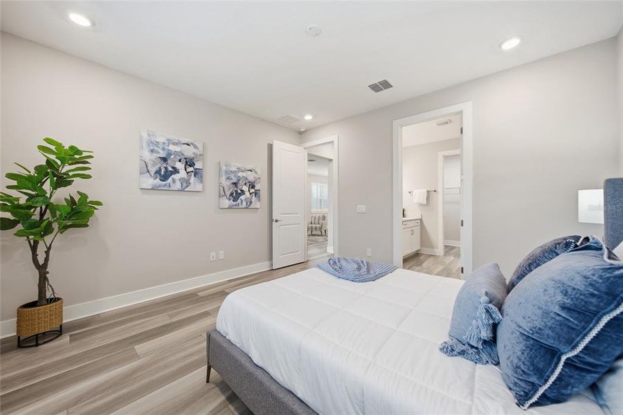 Furnished interior view inside a new home in , Wesley Chapel (Image 17).