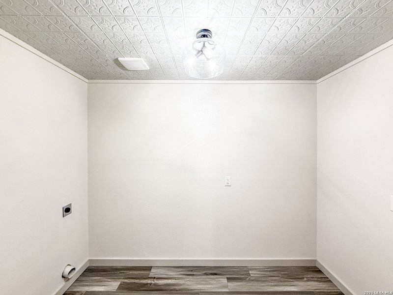 Spacious, unfurnished interior of a new home in , Devine (Image 18).