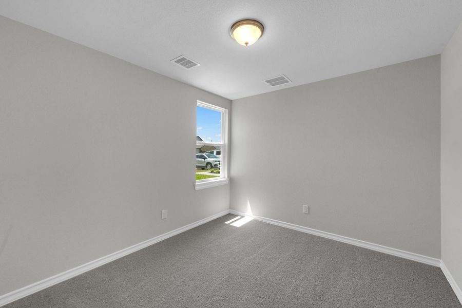 Spacious, unfurnished interior of a new home in The Enclave at Spring Branch, Conroe (Image 19).