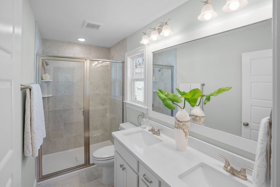 Representative furnished interior of a home built from the Shoreline by Bill Clark Homes in Osprey Landing, Southport (Image 17).