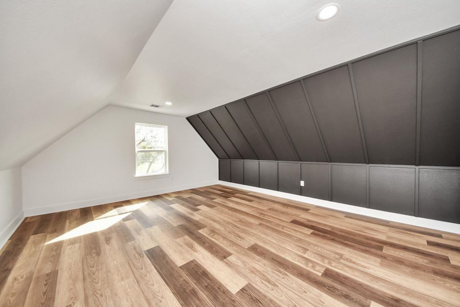 Two large rooms upstairs