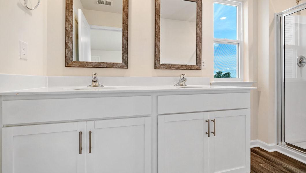 Furnished interior view inside a new home in Harrier Point, Woodruff (Image 11).