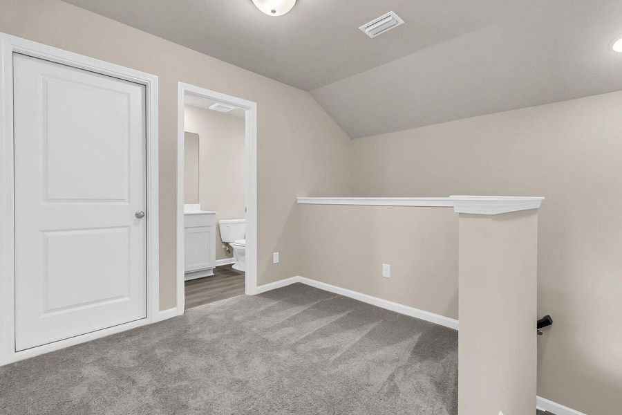 Spacious, unfurnished interior of a new home in , Ravenel (Image 12).