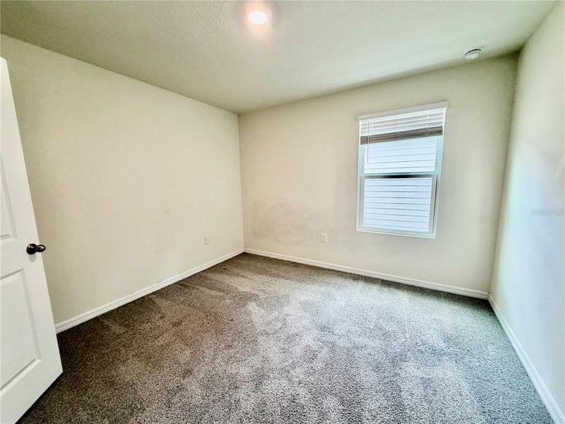 Spacious, unfurnished interior of a new home in , Gainesville (Image 7).