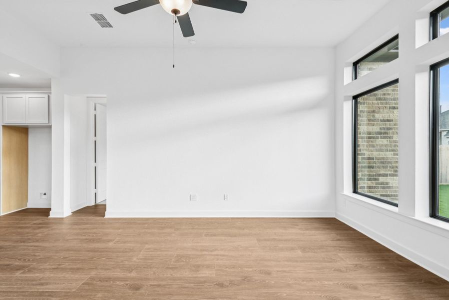 Spacious, unfurnished interior of a new home in Riceland 50’ Front Load Homesites, Mont Belvieu (Image 17).