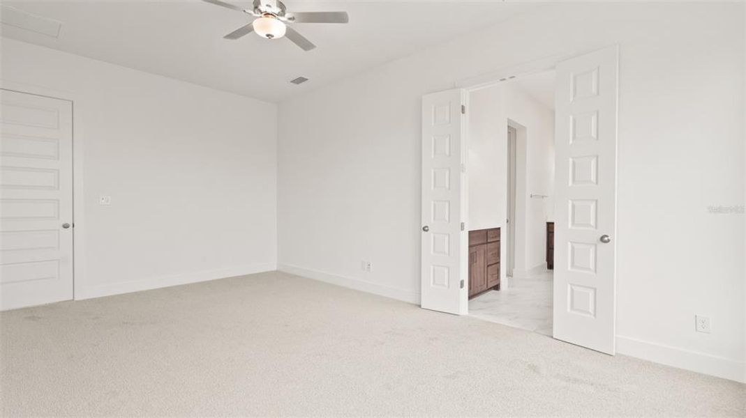 Spacious, unfurnished interior of a new home in Mandarin Grove, Palmetto (Image 10).