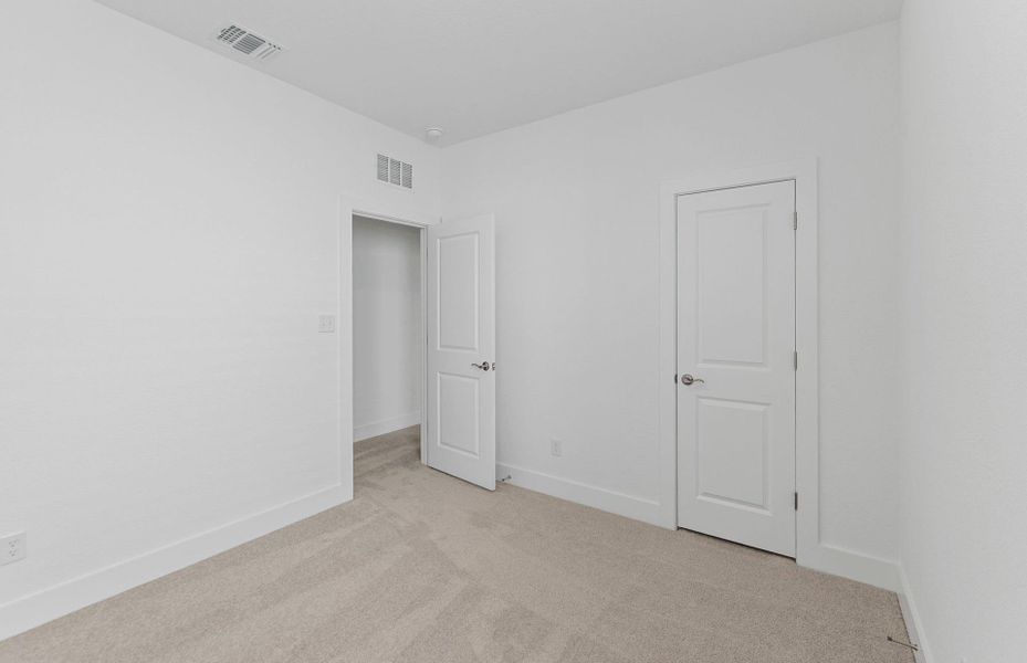 Spacious, unfurnished interior of a new home in Saddleback at Santa Rita Ranch, Liberty Hill (Image 32).