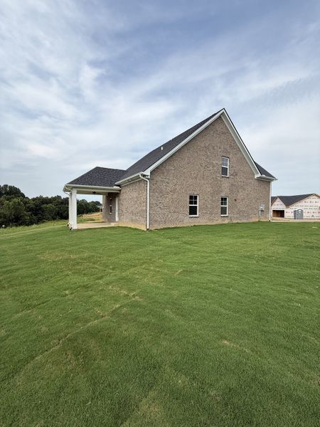 Exterior details and patio area of a home in Bradley Bend, Ashland City (Image 3).