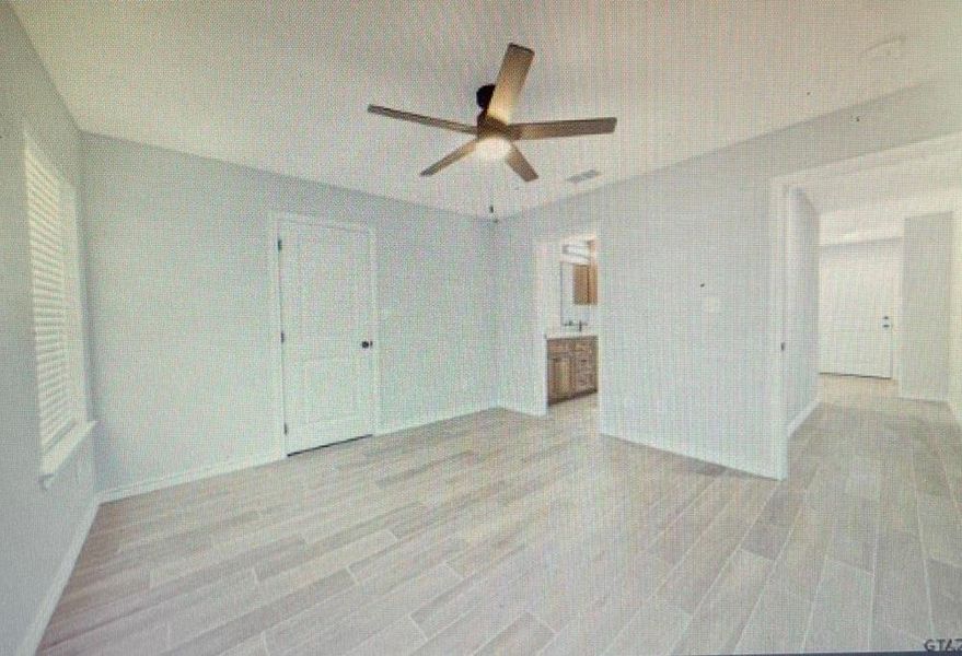 Spacious, unfurnished interior of a new home in , Tyler (Image 20).