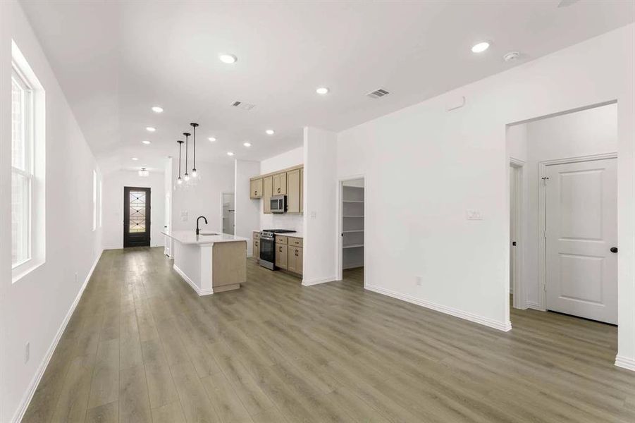 Spacious, unfurnished interior of a new home in Creekview Fossil Ridge, Pilot Point (Image 16). Spacious, unfurnished interior of a new home in Creekview Fossil Ridge, Pilot Point (Image 16).