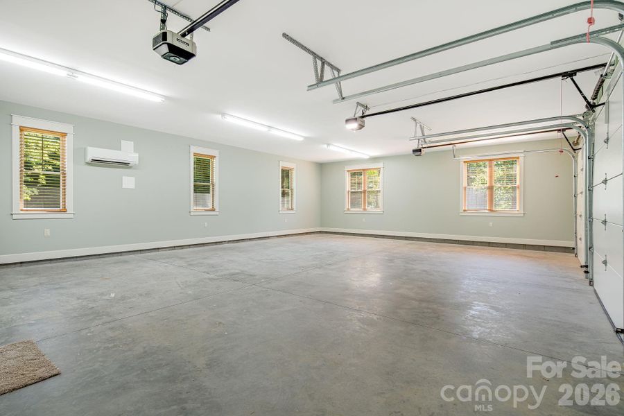 Spacious, unfurnished interior of a new home in , Flat Rock (Image 23).