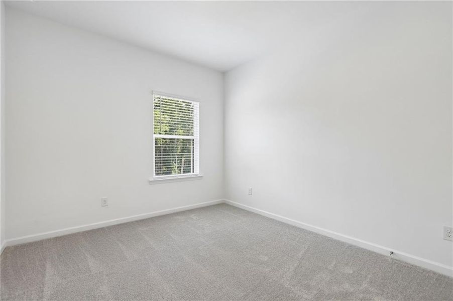 Spacious, unfurnished interior of a new home in Alder Creek, Cumming (Image 31).