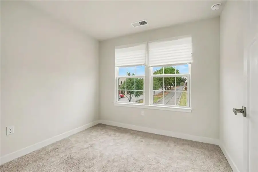 Spacious, unfurnished interior of a new home in , Lawrenceville (Image 30).