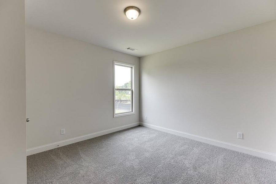 Spacious, unfurnished interior of a new home in , Jefferson (Image 32).