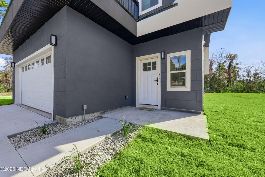Exterior details and patio area of a home in , Orange Park (Image 25).