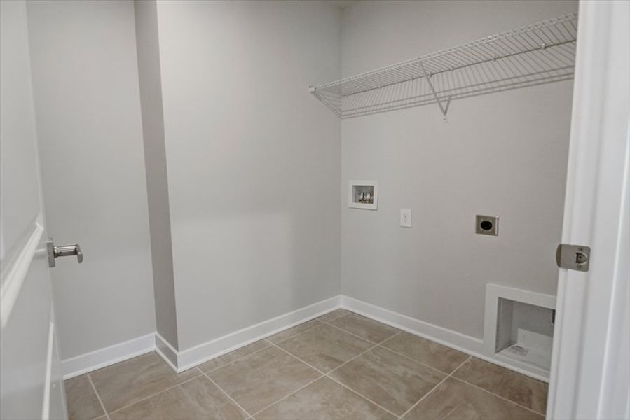 Spacious, unfurnished interior of a new home in Everly, Spartanburg (Image 23).