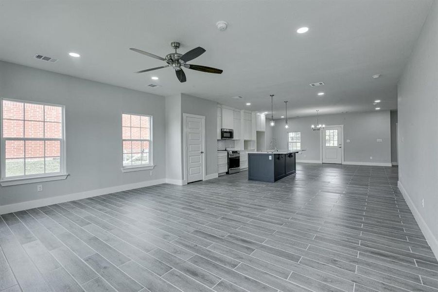 Spacious, unfurnished interior of a new home in , Ferris (Image 27).