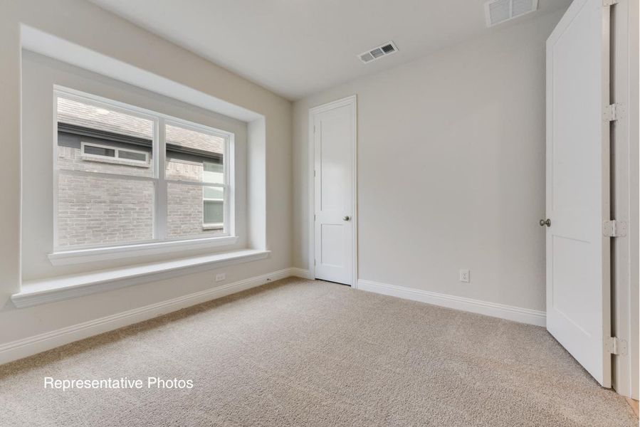 Representative unfurnished interior of a home built from the Hartford V by Grand Homes in Somercrest, Midlothian (Image 16).