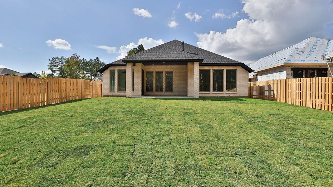 Exterior details and patio area of a home in COLTON, Todd Mission (Image 3).