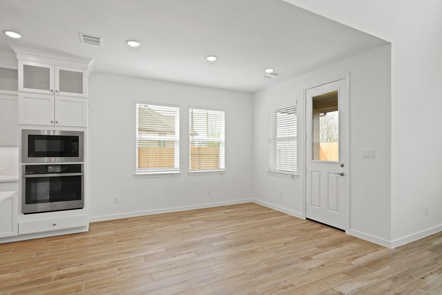 Charming dining area (*Photo not of actual home and used for illustration purposes only.) Charming dining area (*Photo not of actual home and used for illustration purposes only.)