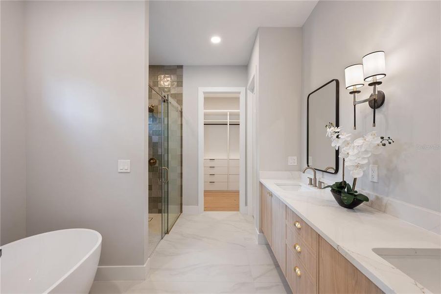 Furnished interior view inside a new home in College Park, Orlando (Image 6).