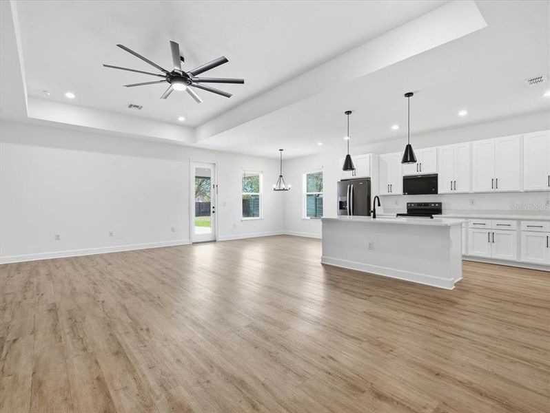 Spacious, unfurnished interior of a new home in , Spring Hill (Image 20).