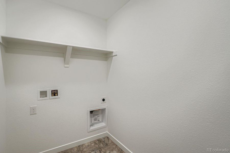 Spacious, unfurnished interior of a new home in Sterling Ranch: The Skyline Collection, Littleton (Image 12).