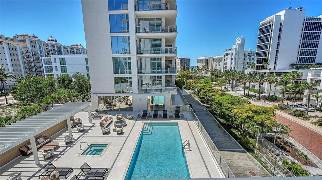 Condo located in Sarasota, FL showcasing its design and architecture (Image 19). Condo located in Sarasota, FL showcasing its design and architecture (Image 19).