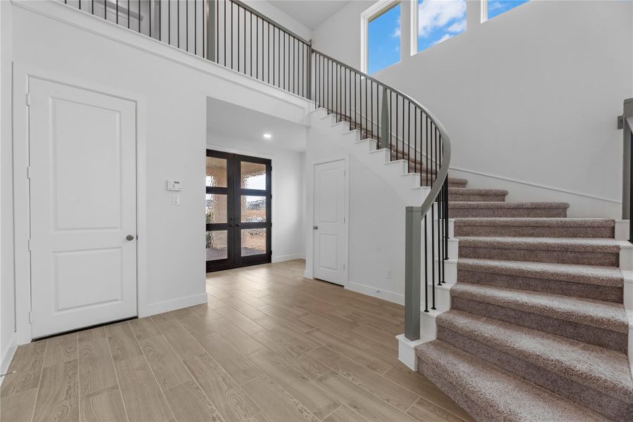 Representative image. Features, specifications, selections and colors may vary. Representative image. Features, specifications, selections and colors may vary.