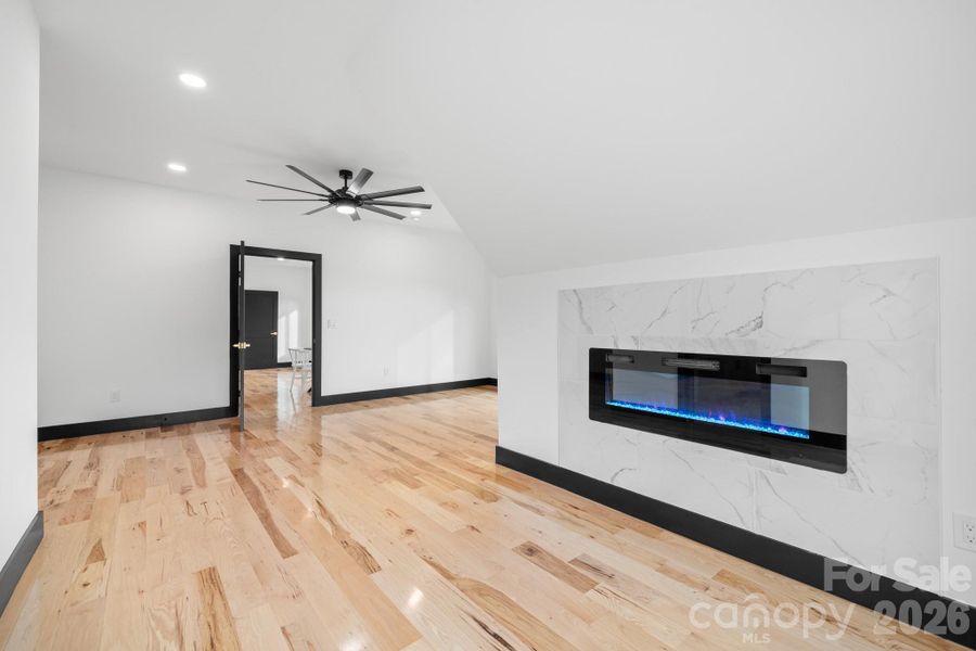 Spacious, unfurnished interior of a new home in , Mills River (Image 25).