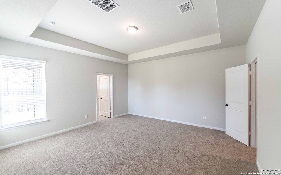 Spacious, unfurnished interior of a new home in Arcadia Ridge, San Antonio (Image 19). Spacious, unfurnished interior of a new home in Arcadia Ridge, San Antonio (Image 19).