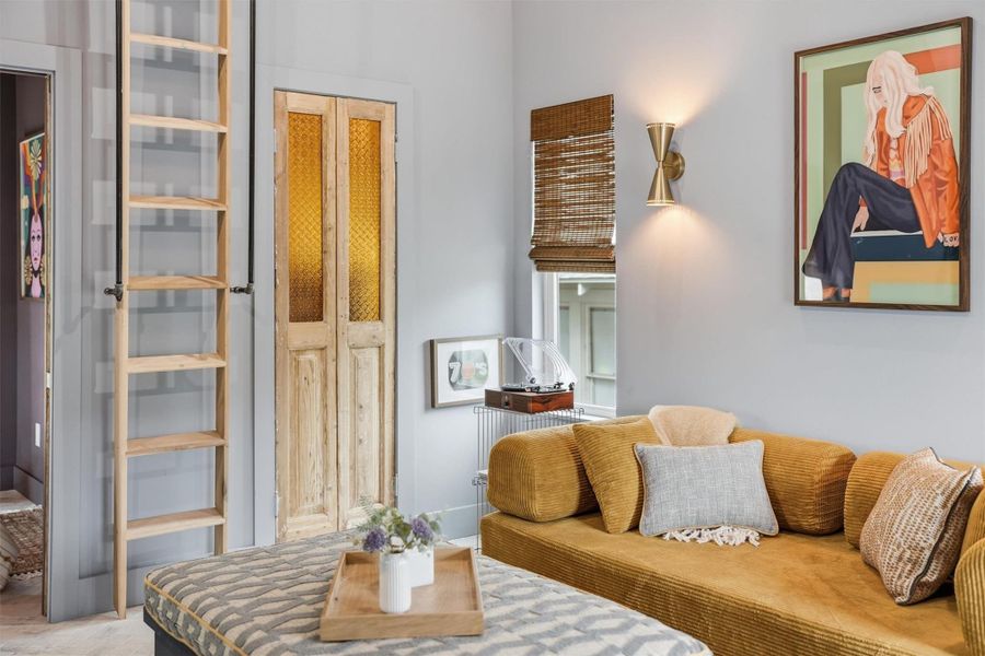 Furnished interior view inside a new home in , Galveston (Image 14).