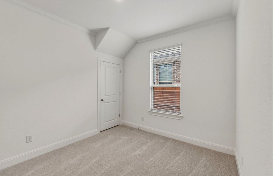 Spacious, unfurnished interior of a new home in Saddleback at Santa Rita Ranch, Liberty Hill (Image 47).