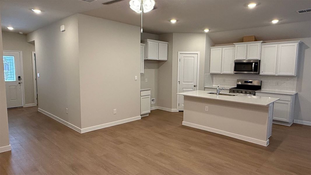 Image 23 of a home in London Towne.