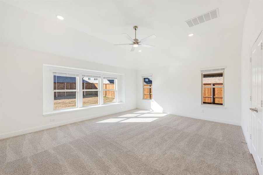 Spacious, unfurnished interior of a new home in Terracina, Rockwall (Image 24).