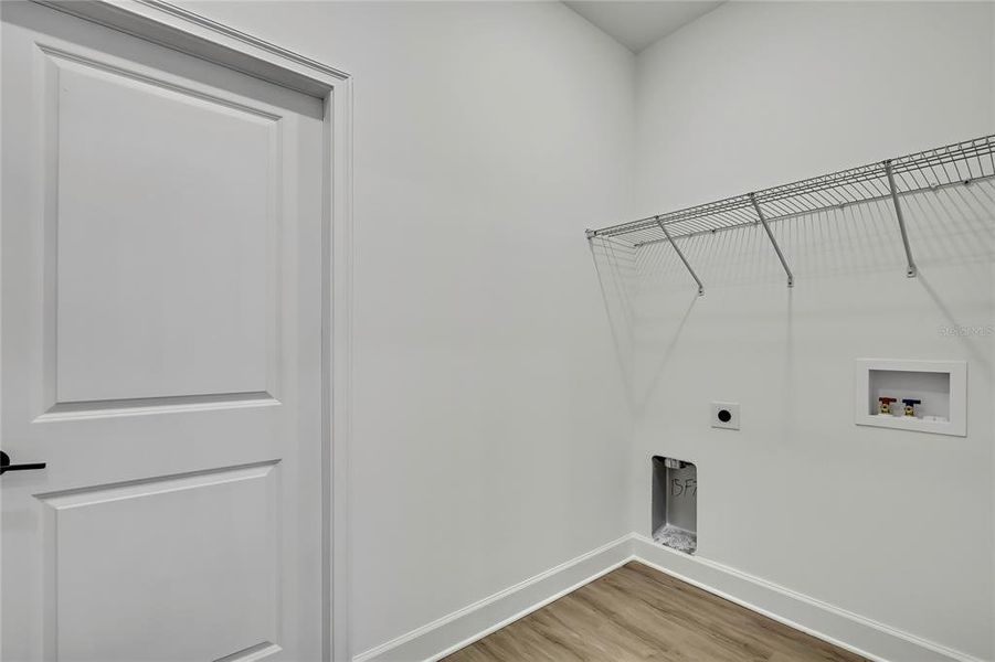 Spacious, unfurnished interior of a new home in , Spring Hill (Image 35).
