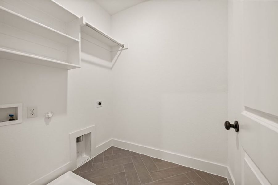 Spacious, unfurnished interior of a new home in Solterra Texas, Mesquite (Image 30).