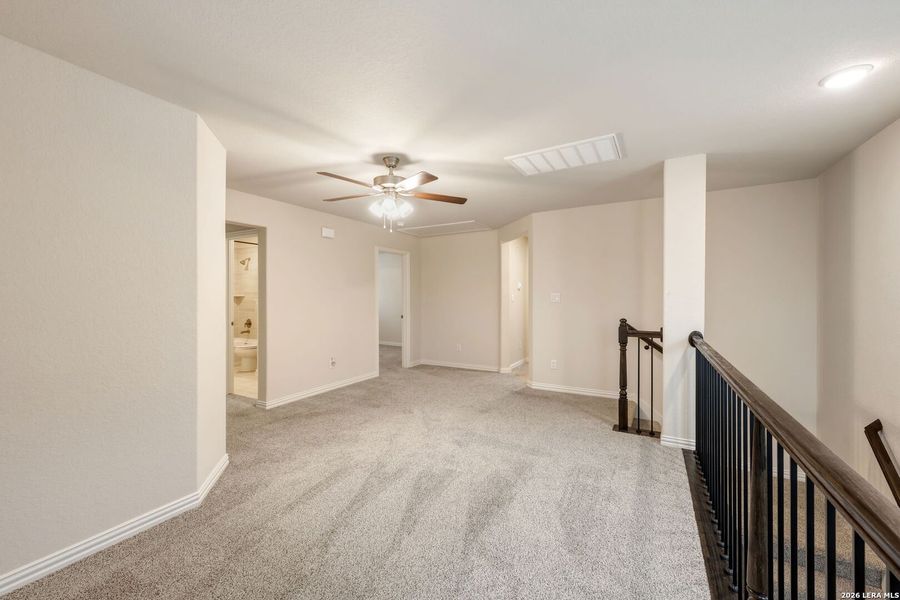 Spacious, unfurnished interior of a new home in Veramendi, New Braunfels (Image 27).