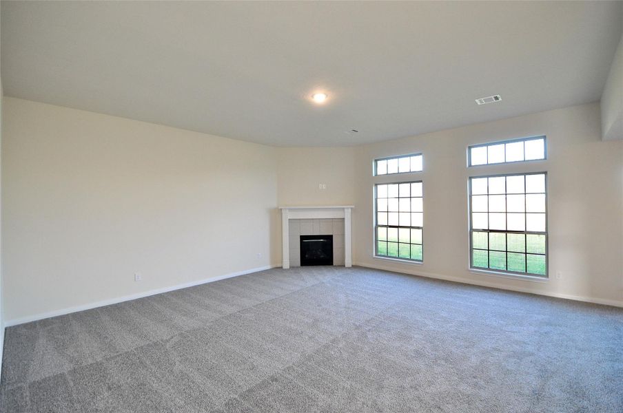 Spacious, unfurnished interior of a new home in Pedregal, League City (Image 28).