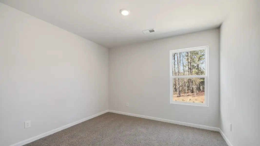 Representative unfurnished interior of a home built from the Brandon by D.R. Horton in Walden Ridge, Macon (Image 20).