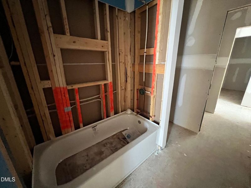 2nd floor shared bath 2 2nd floor shared bath 2