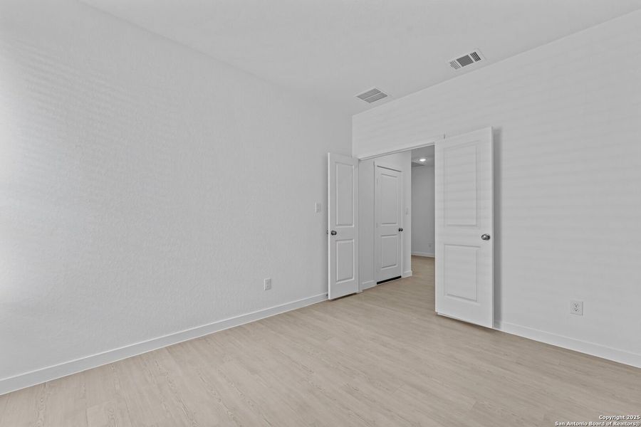 Spacious, unfurnished interior of a new home in Steelwood Trails: Coastline Collection, New Braunfels (Image 19). Spacious, unfurnished interior of a new home in Steelwood Trails: Coastline Collection, New Braunfels (Image 19).