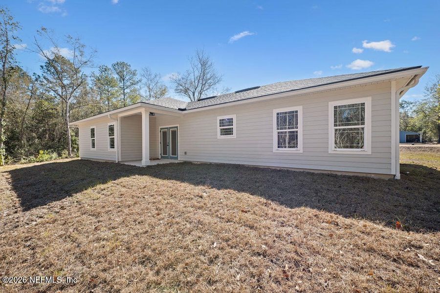 Exterior details and patio area of a home in , Middleburg (Image 19).
