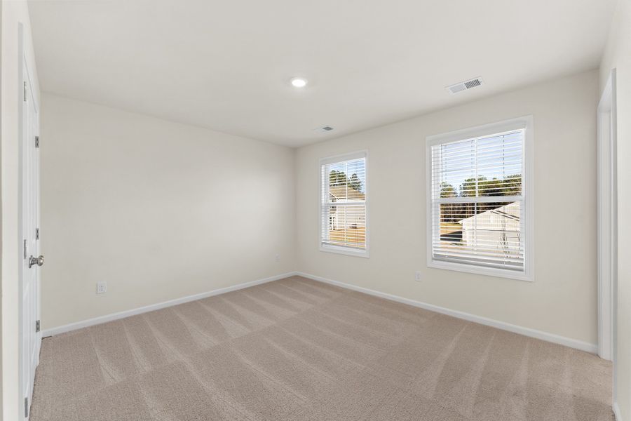 Spacious, unfurnished interior of a new home in Fairview Falls, Chesnee (Image 23).