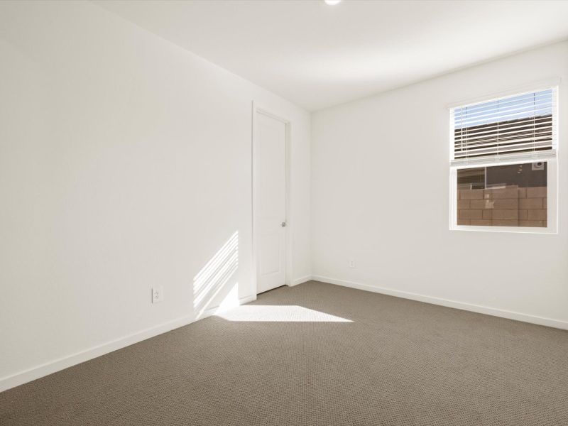 Spacious, unfurnished interior of a new home in Mesquite Mountain Ranch at Frontera, Surprise (Image 13).