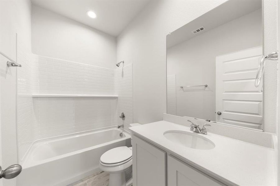 12. 115 Van Horn - 2ND Bath 12. 115 Van Horn - 2ND Bath