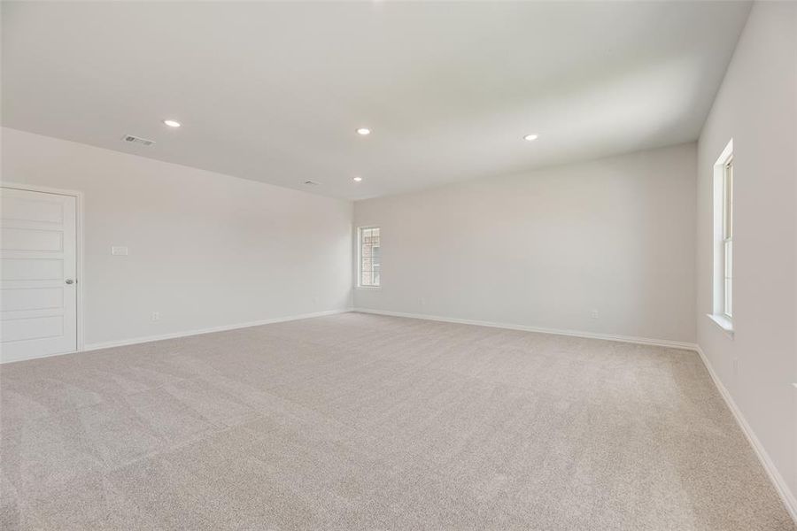 Image 37 of a home in Valencia On The Lake.