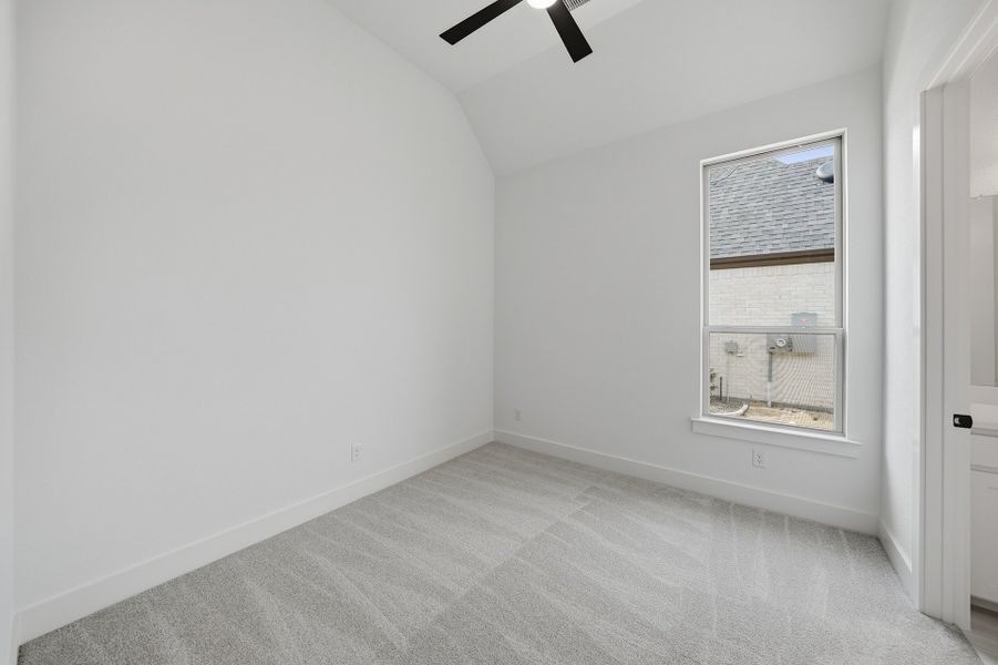 Spacious, unfurnished interior of a new home in Quail Hollow, Rockwall (Image 24). Spacious, unfurnished interior of a new home in Quail Hollow, Rockwall (Image 24).