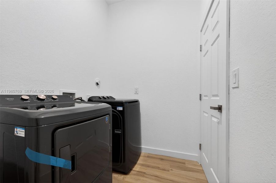 Close-up of interior finishes inside a home in , Fort Lauderdale (Image 14).